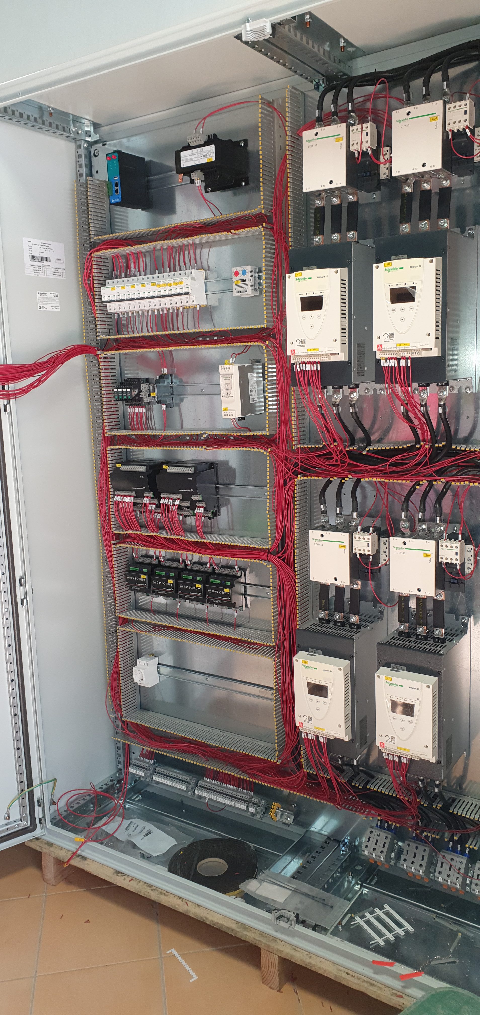 Kabllim paneli ne stacionin e pompimit Durres