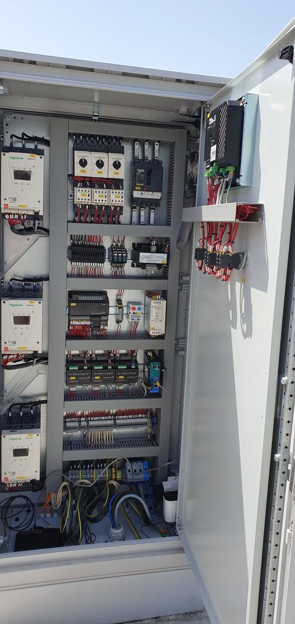 Detaj kabineti ne stacionin e pompimit Durres