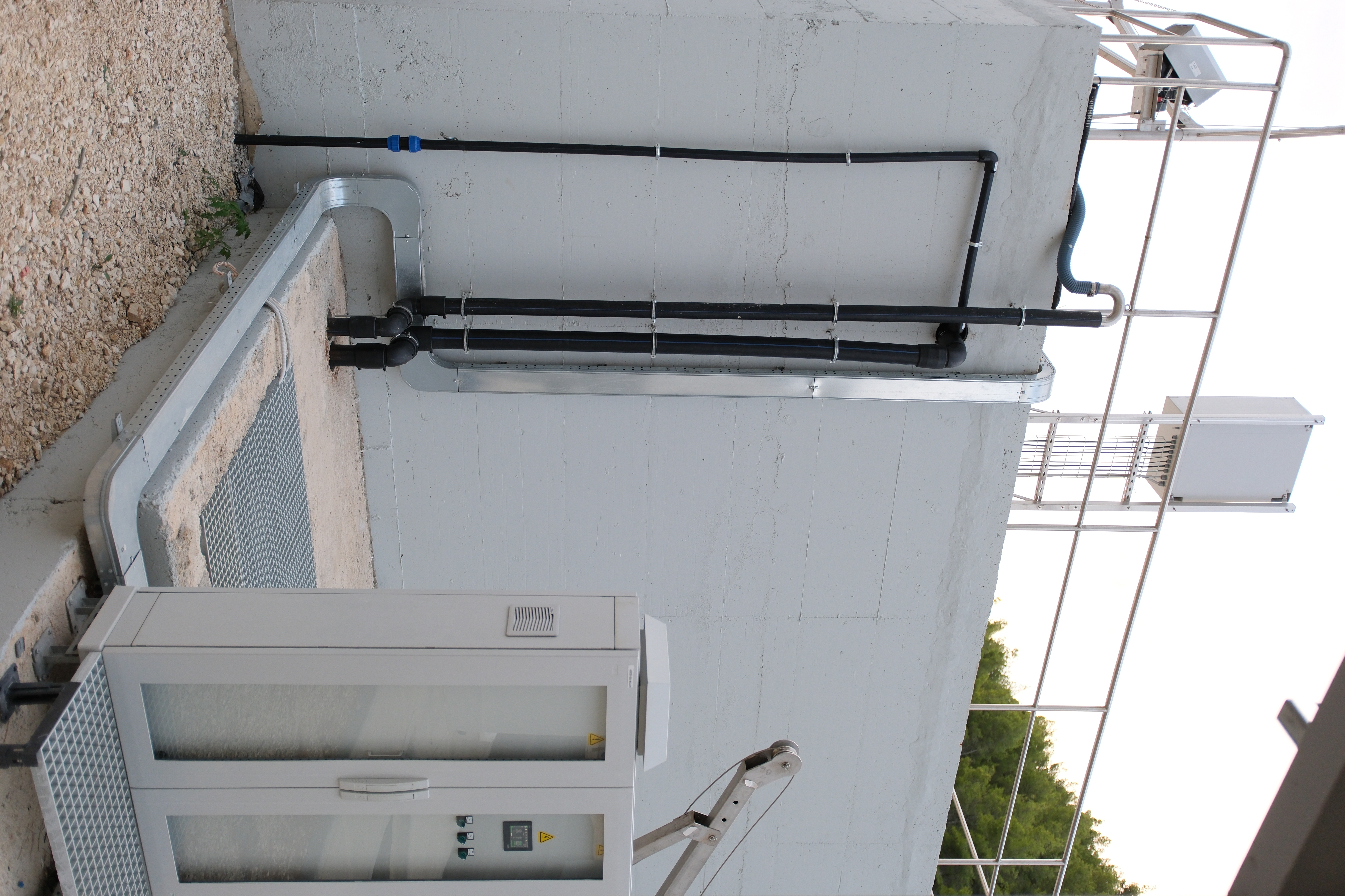 Detaj instalimi paneli per llum dhe polimer